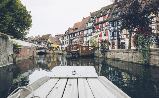 Balade en barque sur la Petite Venise à Colmar